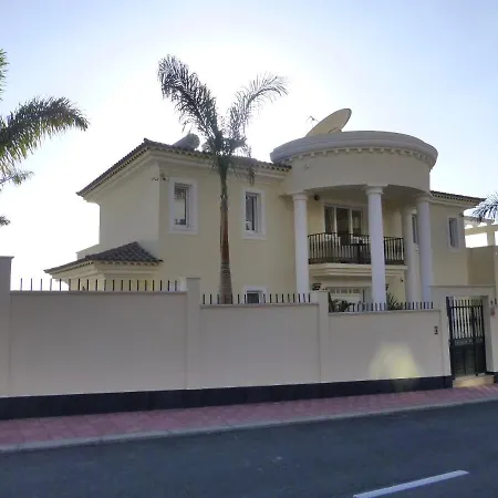 Juliana Апартаменти Адехе